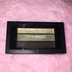 Selling this slightly used Mac shadow trio